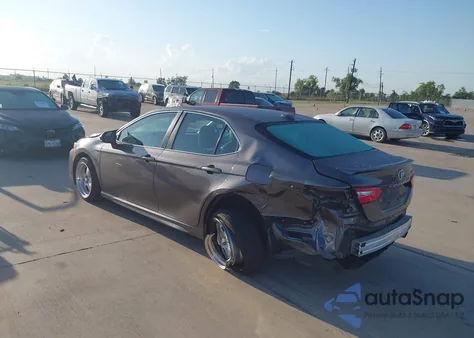 2020 Toyota Camry Se z USA, uszkodzony, nr VIN 4T1G11AK7LU946221